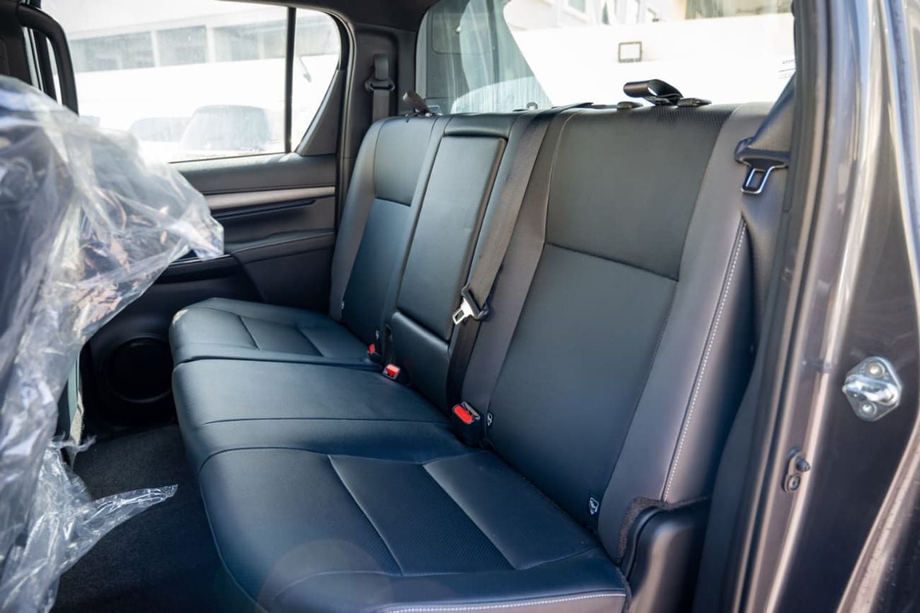 تويوتا هيلوكس 2.8L GD Adventure | Double Cabin Pickup | Automatic | Four Wheel drive | Diesel | 5 Seats | 4 Door