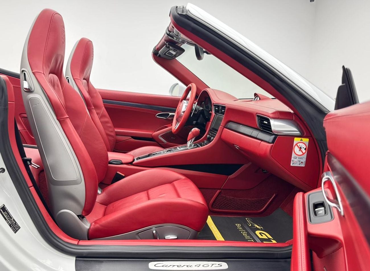 Porsche 911 2015 Porsche 911 Carrera 4 GTS Cabriolet, Porsche Full Service History, Excellent Condition, GCC