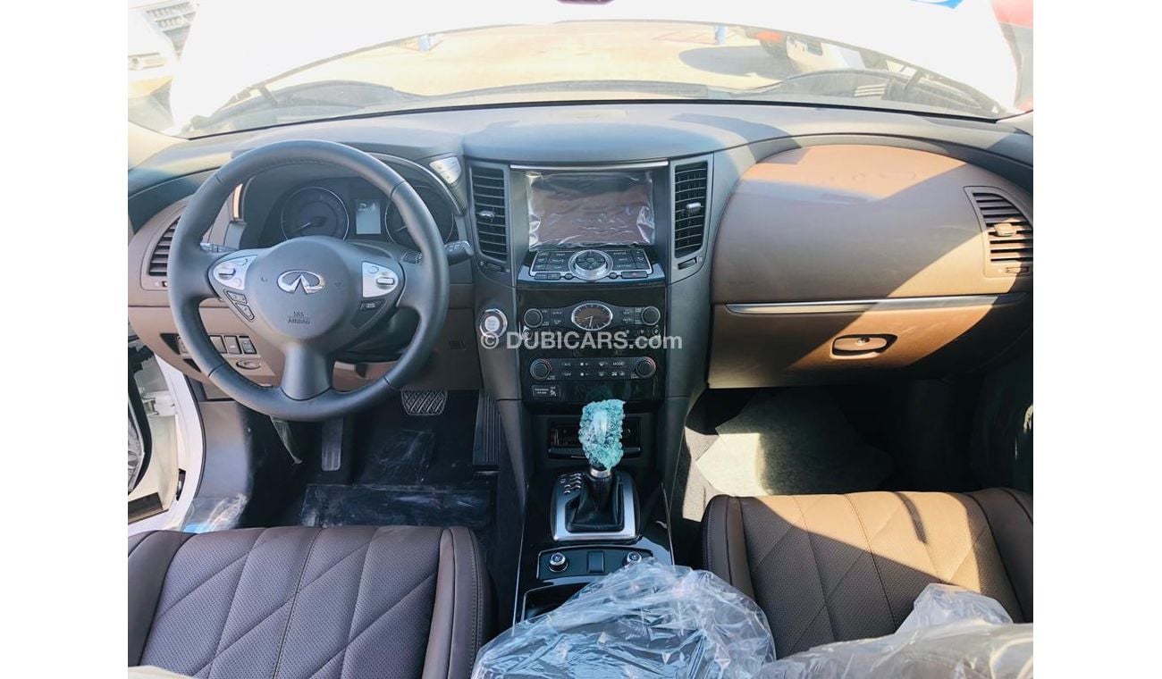 Infiniti Q70 3.7L ENGINE - FULL OPTION - EXCLUSIVE OFFER