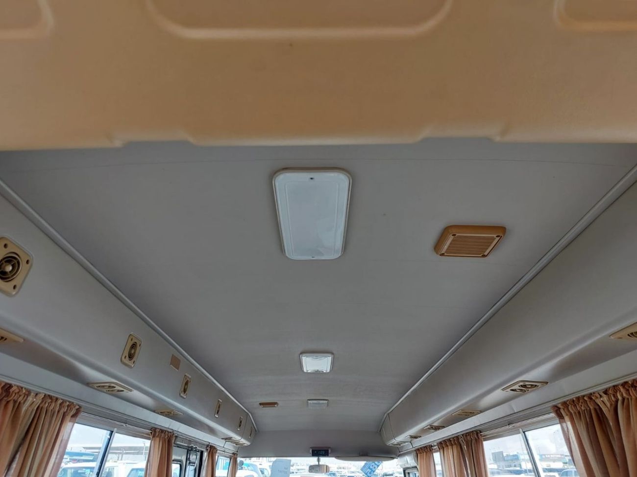 Toyota Coaster TOYOTA COASTER BUS RHD 1992 MODEL 3.7 L DIESEL AUTOMATIC(PM04275)