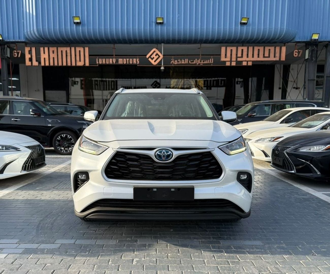 تويوتا هايلاندر TOYOTA HIGHLANDER GLE HEV - A/T . Hybrid . SUV . 4X4 . 7 Seats . 2023 Model