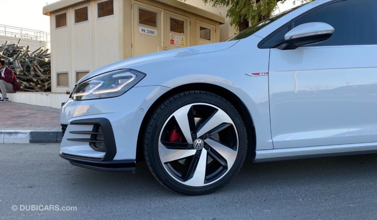 فولكس واجن جولف GTI 2019 | Full Service History | GCC | Full Option