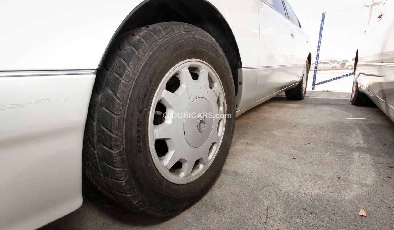 لكزس LS 400