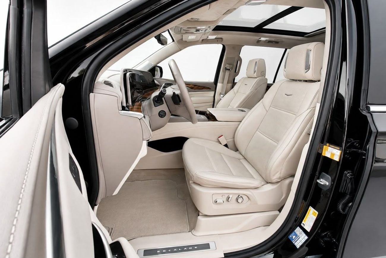 كاديلاك إسكالاد SPORT l GCC Specs | 2 Keys | AED 6,267 / Monthly