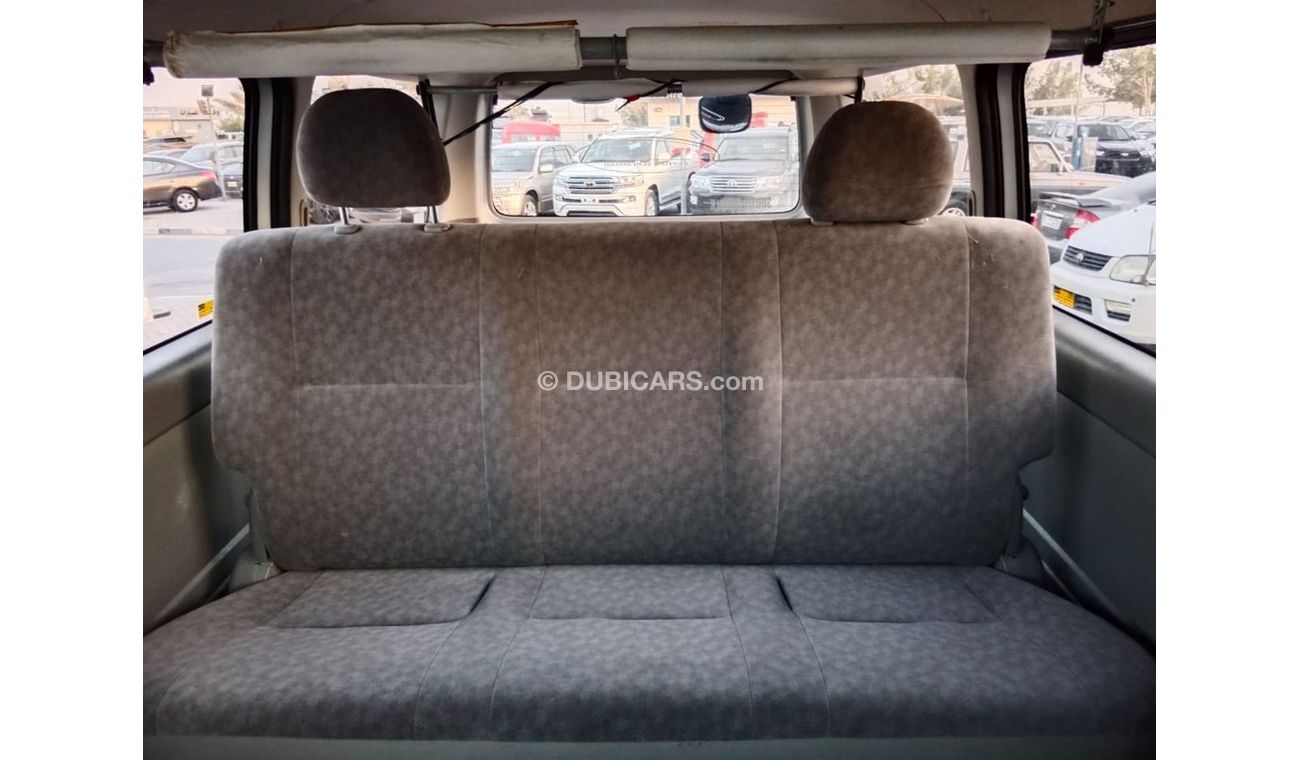 Toyota Hiace TOYOTA HIACE VAN RIGHT HAND DRVIE (PM1429)