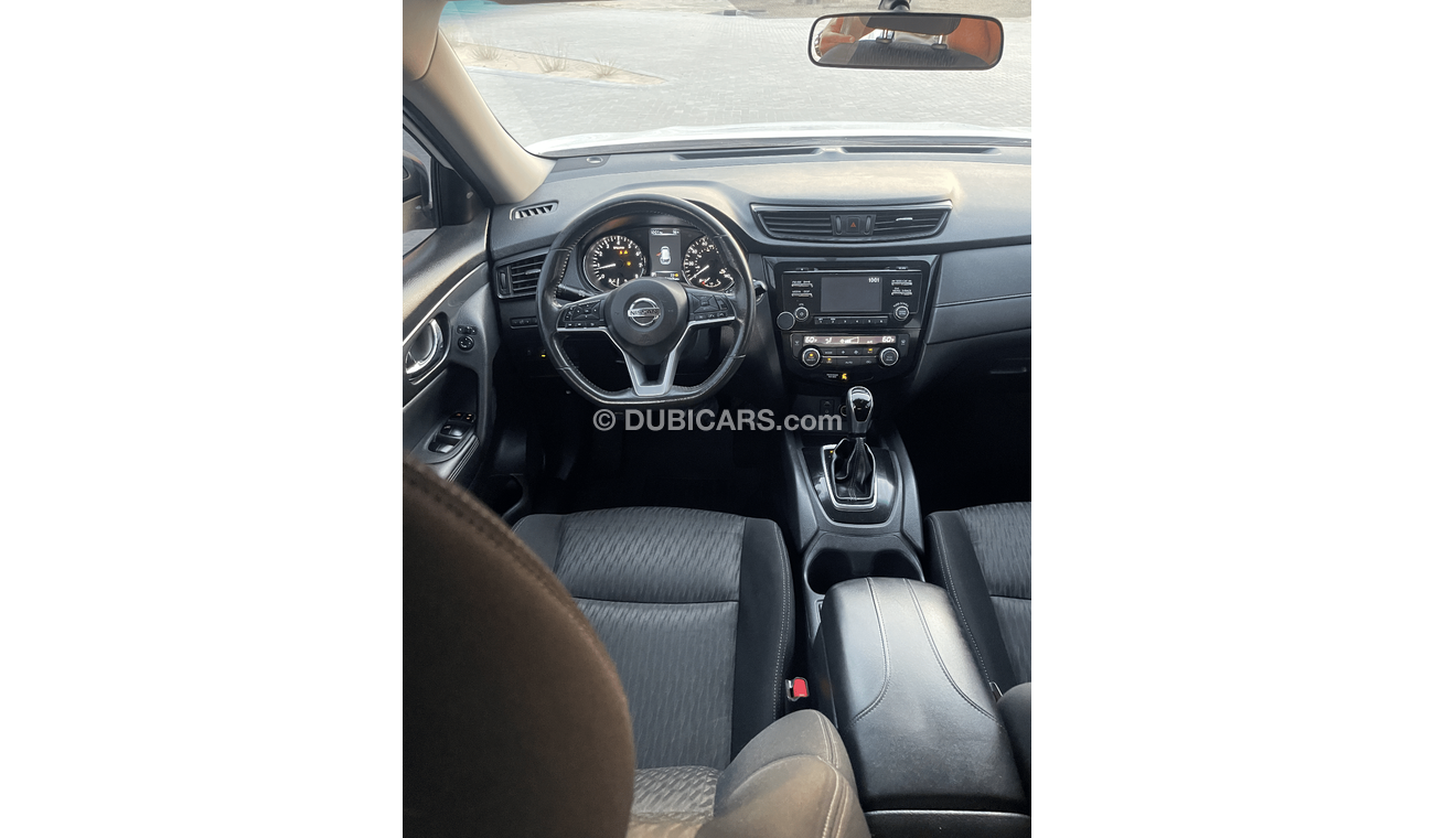Nissan Rogue nissan rouge 2017 usa in very good    Nissan Pathfinder    Excellent Condition (USA  _ SPEC) - MODEL