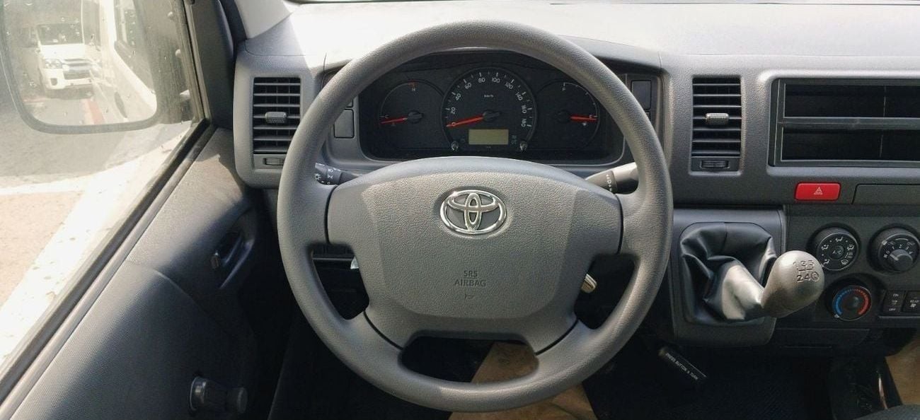Toyota Hiace DLS - STD ROOF Toyota HiAce Standard roof 2.5L Diesel MT 2025YM