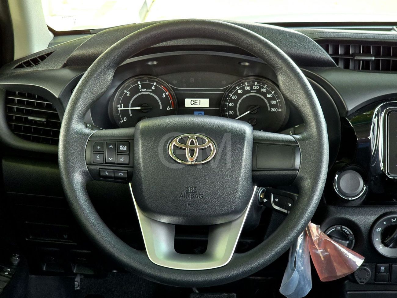 تويوتا هيلوكس TOYOTA HILUX DIESEL 2.4 NARROW - A/T - BASIC - POWER WINDOWS - 2024 MODEL - WHITE INSIDE BLACK - OMA