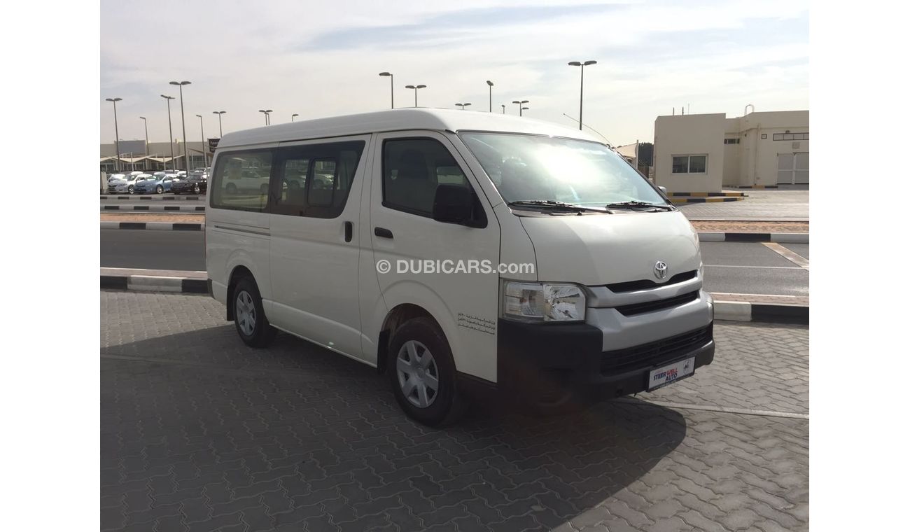 Toyota Hiace MID ROOF
