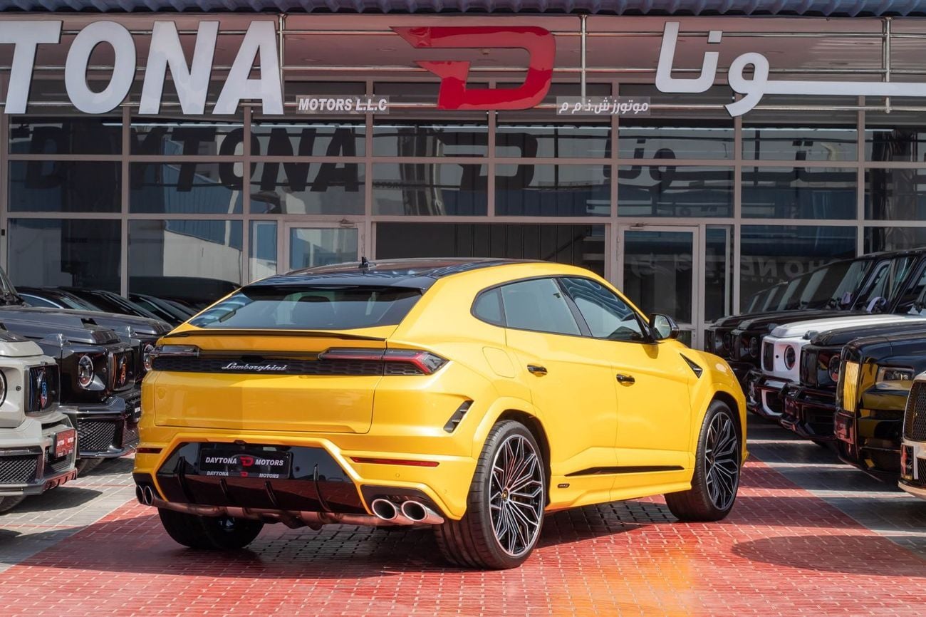 لامبورغيني اوروس Lamborghini Urus SE | 2025 | 0 km | Carbon Fiber