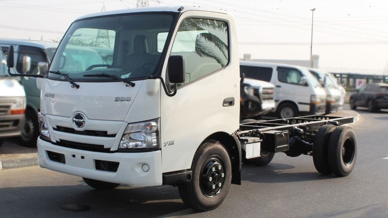 Hino 300 Hino 300 XZU 710L 6.5 TON 300S Wide cab 4X2 (EXPORT ONLY)