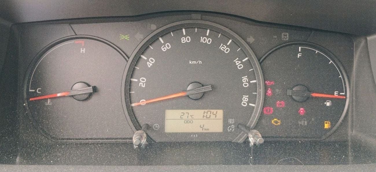 تويوتا هاياس Toyota HiAce GL Highroof 2.5L Diesel MT 2024YM