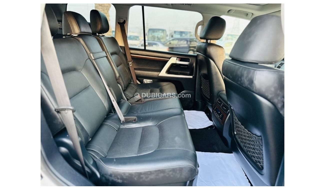 Toyota Land Cruiser VXR