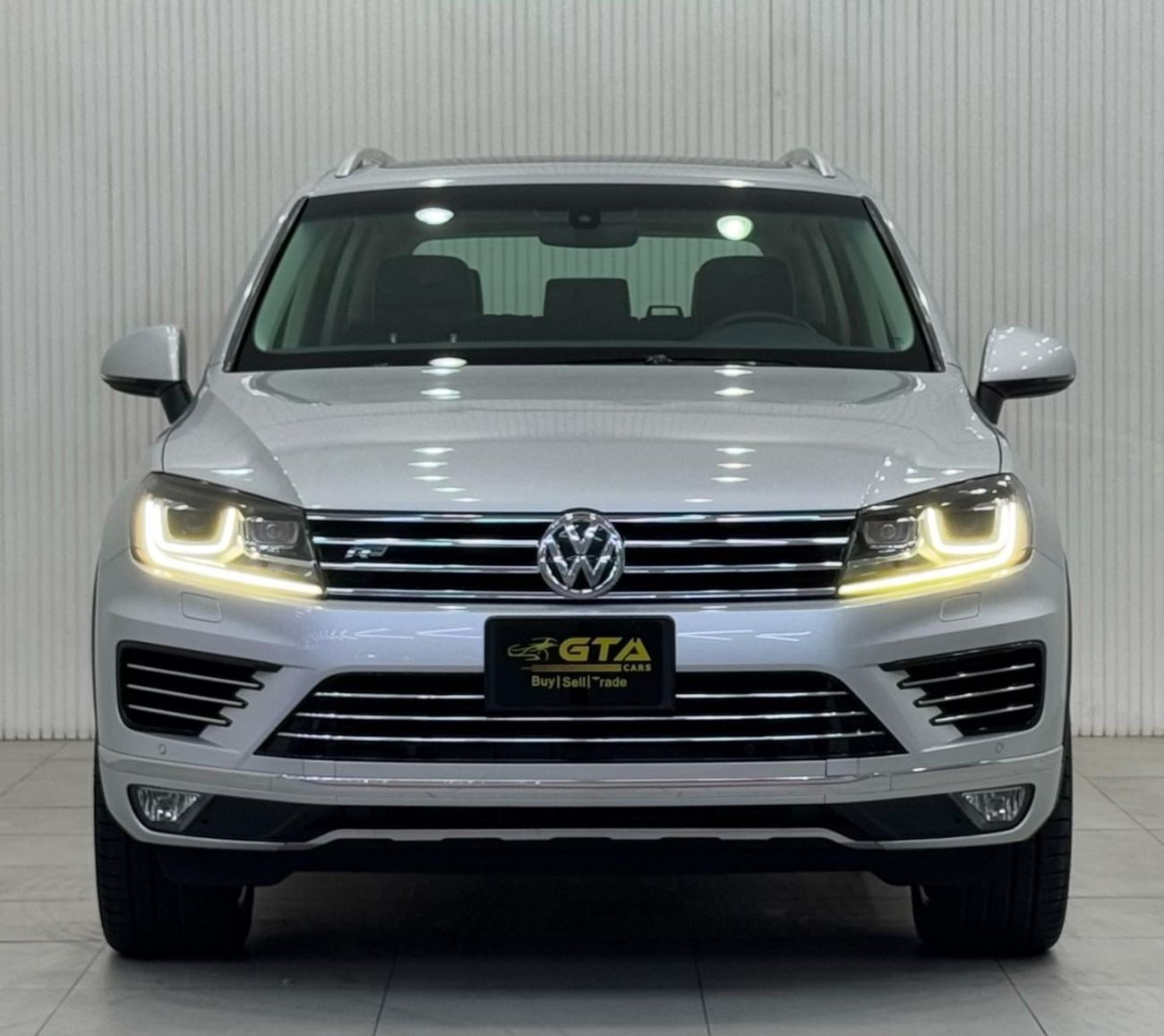 Volkswagen Touareg R-Line 3.0L 4WD 2018 Volkswagen Touareg R-Line, Warranty, Full Service History, Excellent Condition,