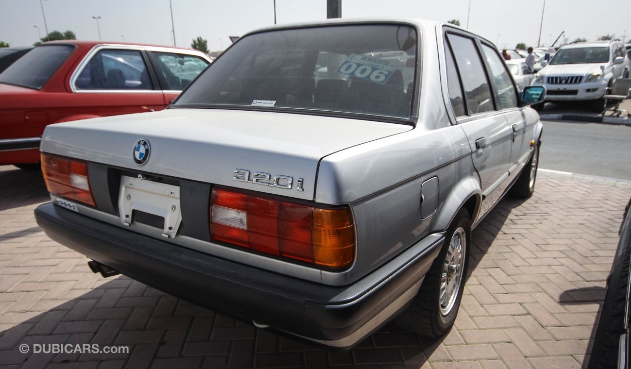 BMW 320i i