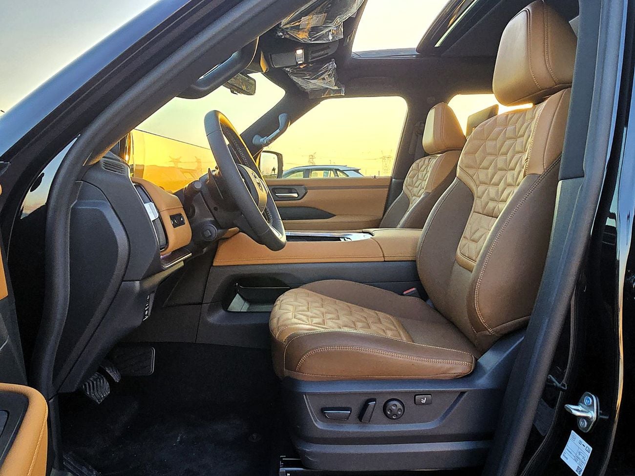 نيسان باترول Nissan Patrol LE Platinum City 3.5l Twin turbo petrol A/T 4WD SUV Black Color Inside Tan GCC 2026 Mo