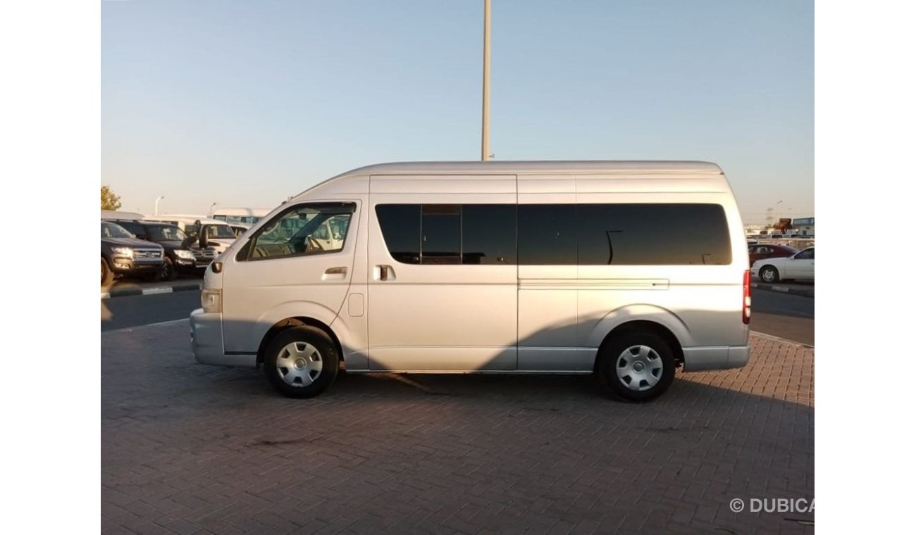 تويوتا هاياس TOYOTA HIACE RIGHT HAND DRIVE (PM1021)