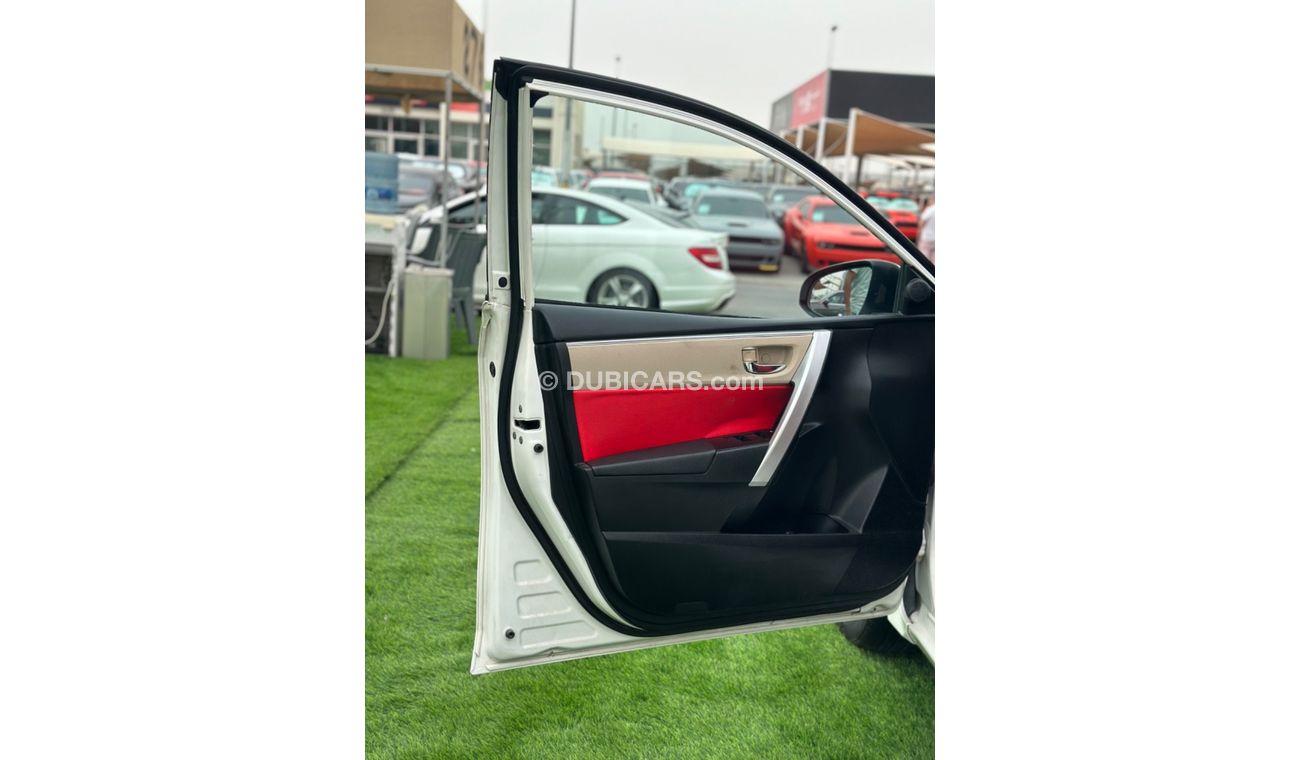 Toyota Corolla SE+ MODEL 2015 GCC CAR PREFECT CONDITION INSIDE AND OUTSIDE FULL OPTION SEplus Full electric control