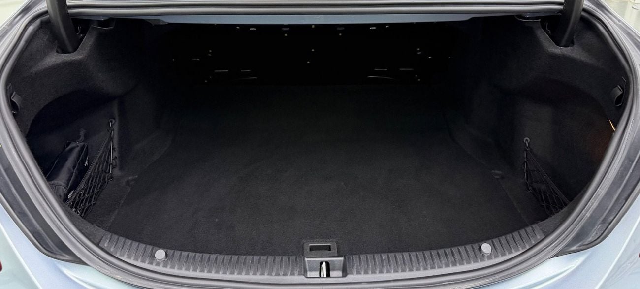 مرسيدس بنز C 200 GCC.. Perfect Condition .. AMG .. Panoramic