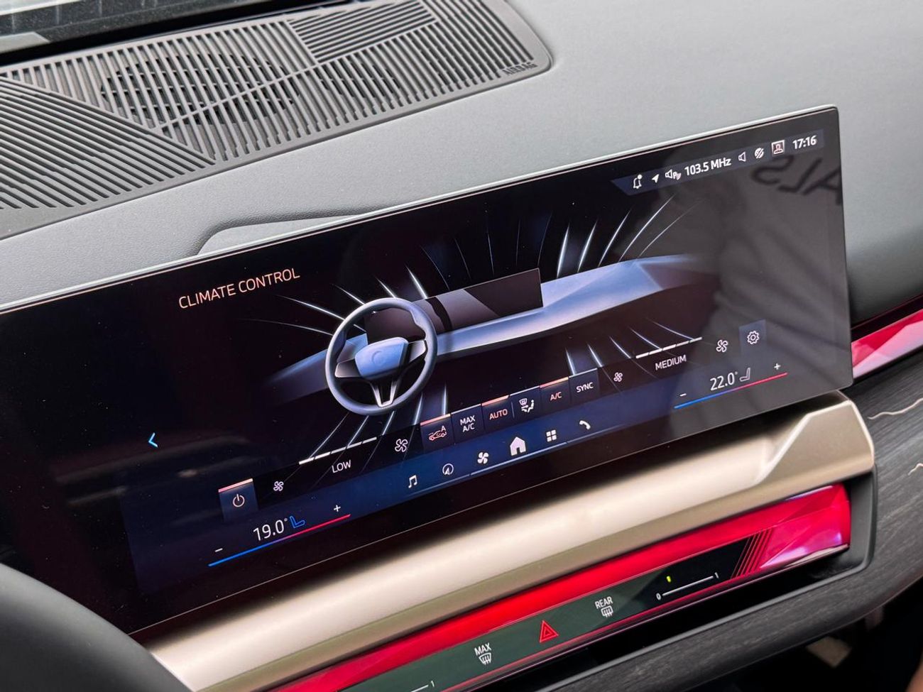 بي أم دبليو 530i BMW 5-Series 530i PREMIUM EDITION M SPORT PACKAGE