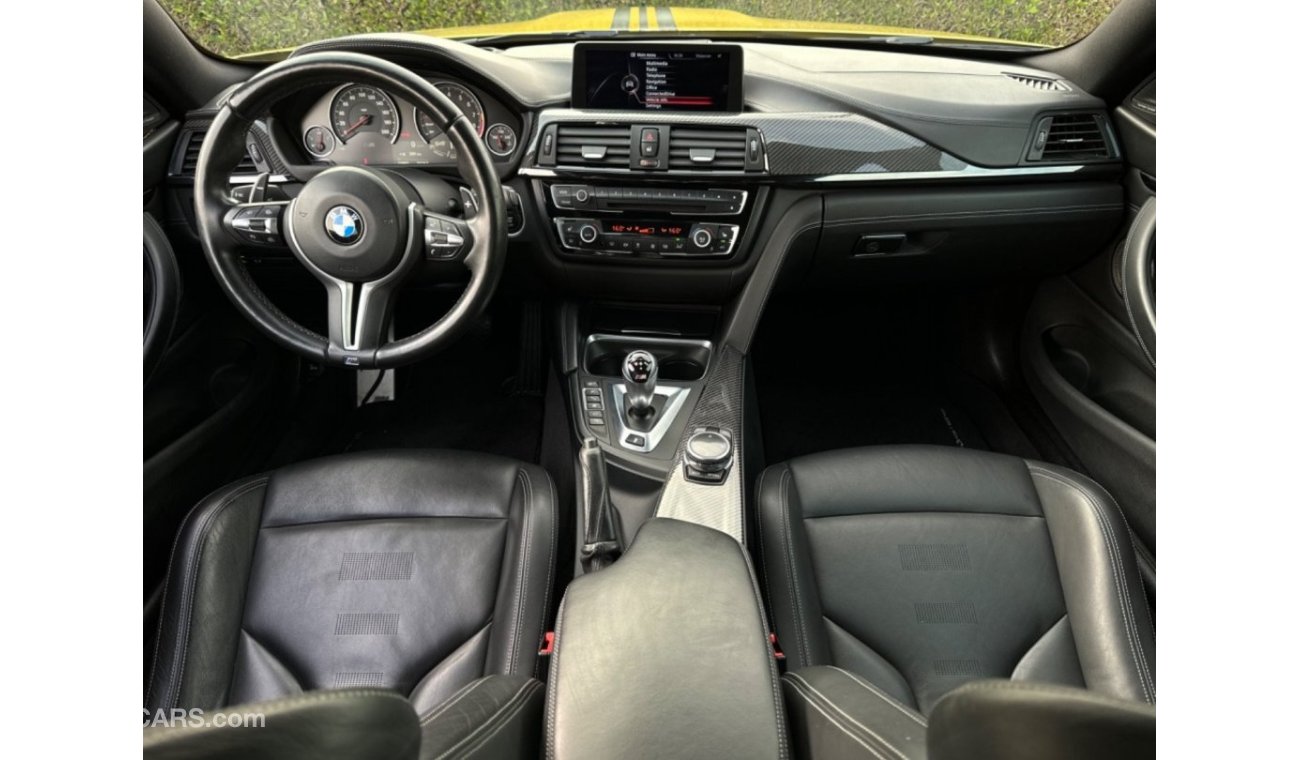 BMW M4 Std BMW M4 GTRS4 2015