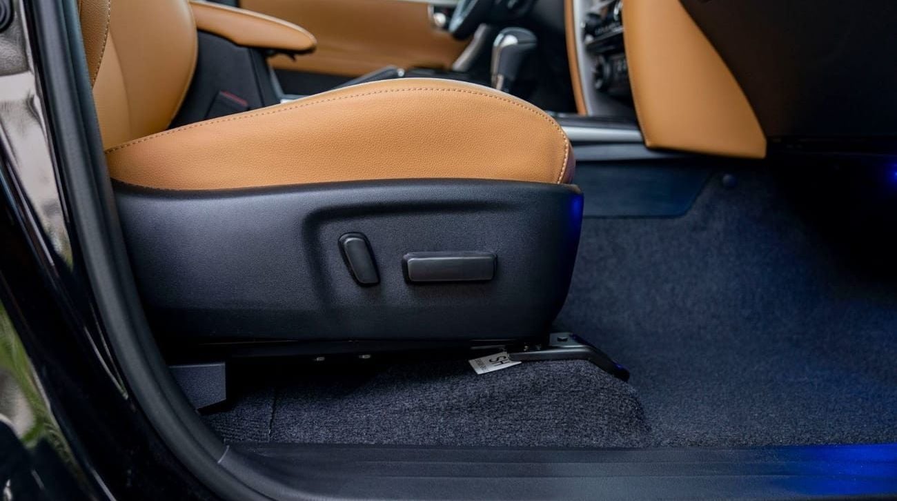 تويوتا فورتونر FORTUNER SR5 4.0L V6 PETROL