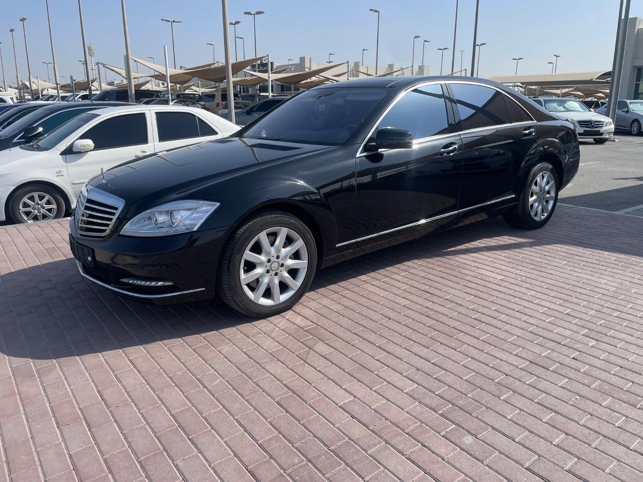 مرسيدس بنز S 500 مرسيدس S500 وارد كوريا اوراق جمارك فل اوبشن نظيفة جدا ًبدون حوادث