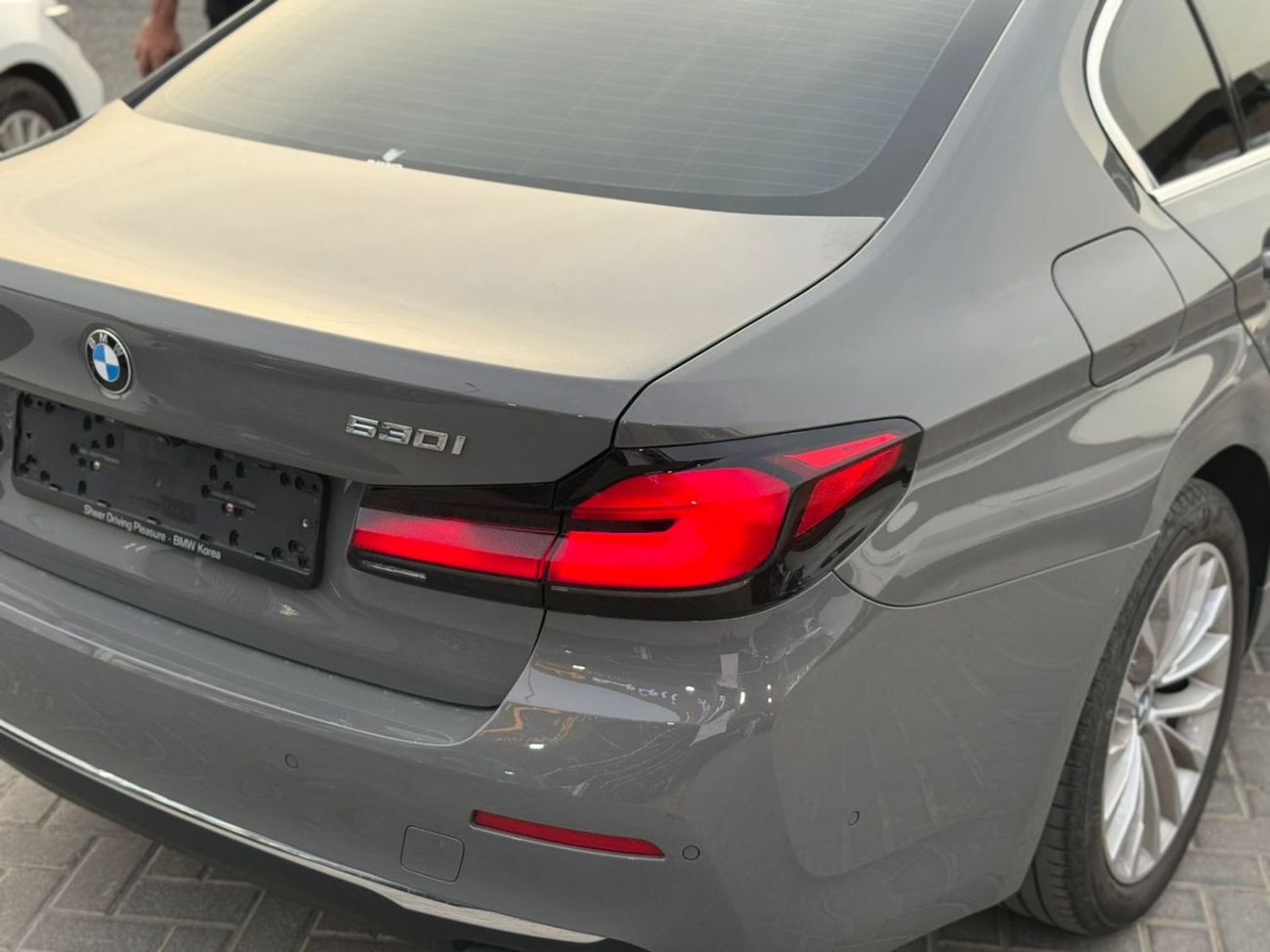 بي أم دبليو 530i Luxury 2.0L