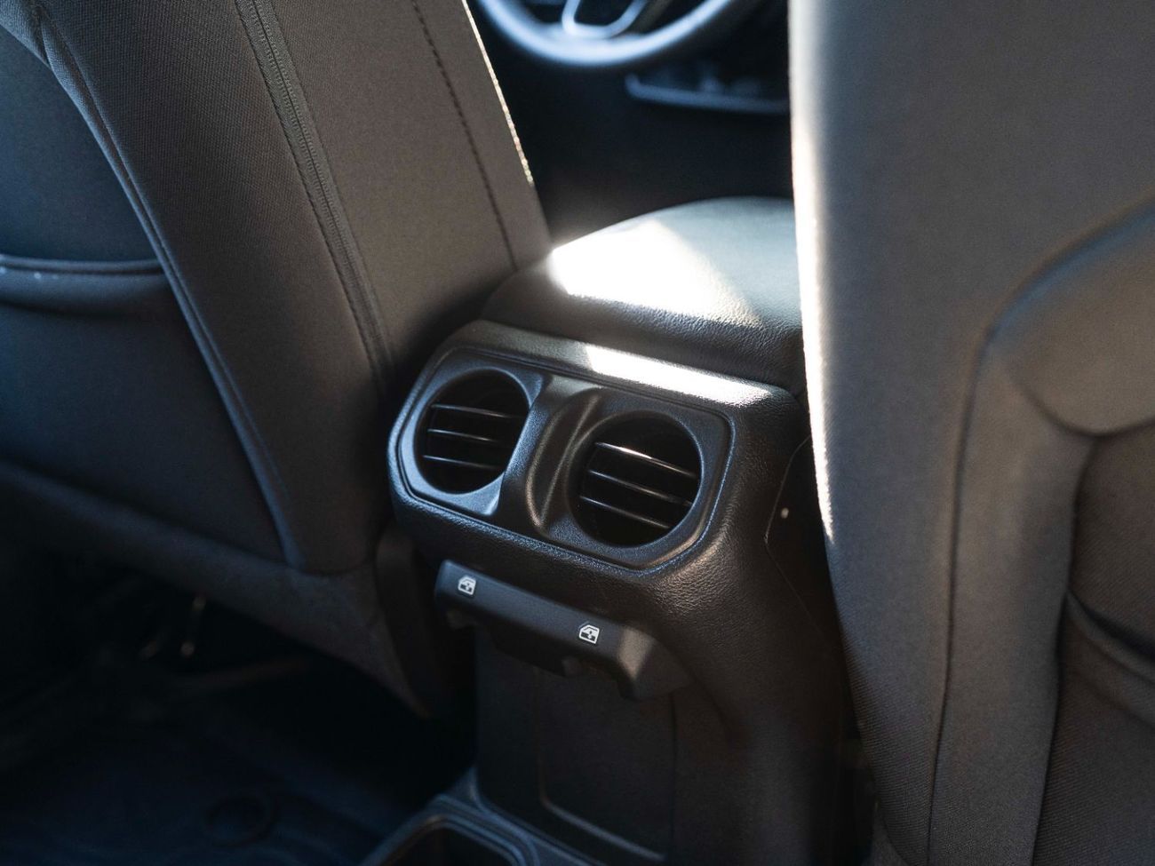 جيب رانجلر Unlimited Sport 3.6L A/T