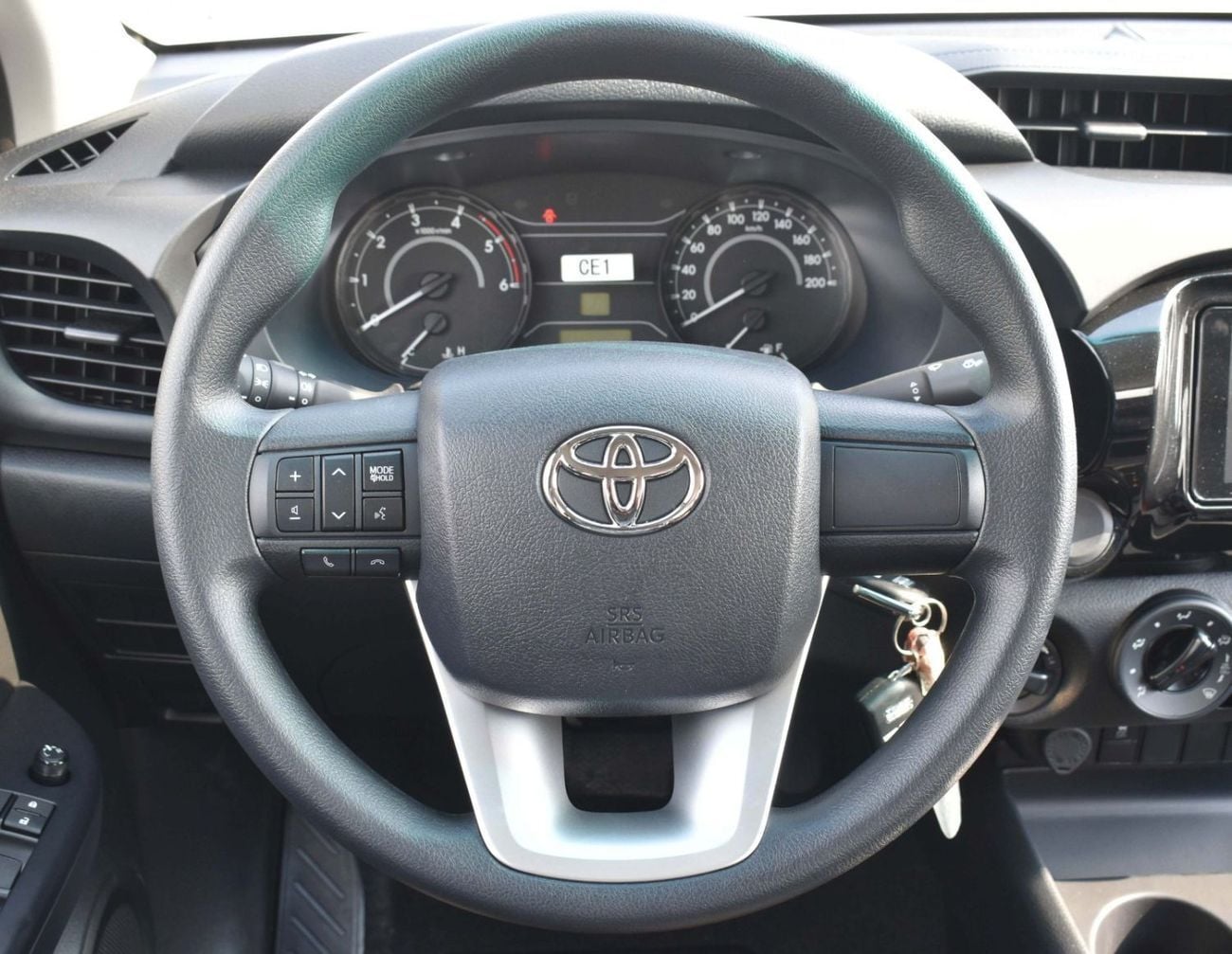 Toyota Hilux GL HILUX 4x4 DC 2.4 A/T STD