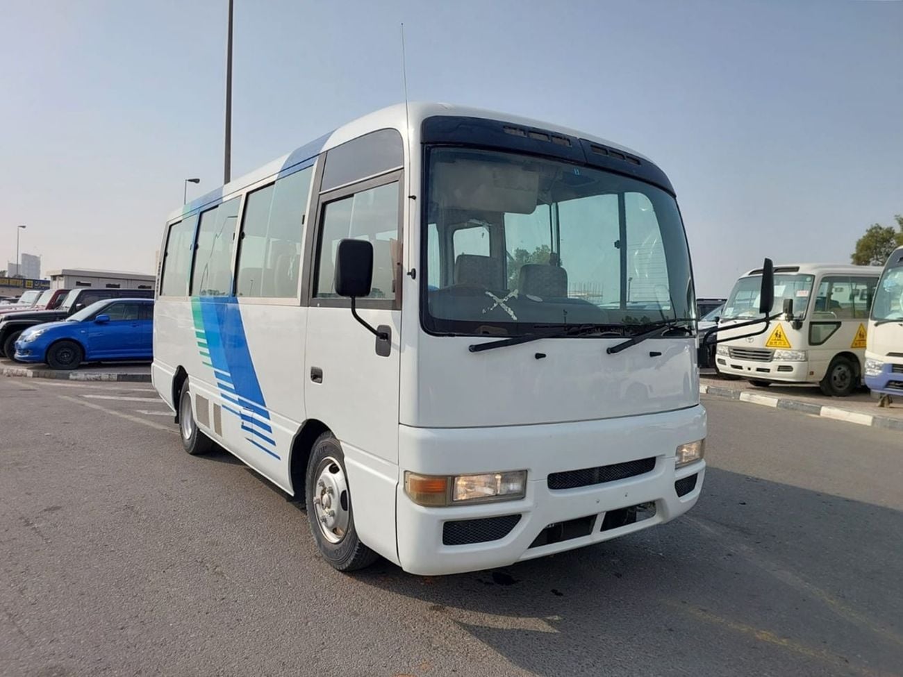 نيسان سيفيليان NISSAN CIVILIAN BUS RHD 1999 MODEL 4.1 L DIESEL MANUAL(PM700010)