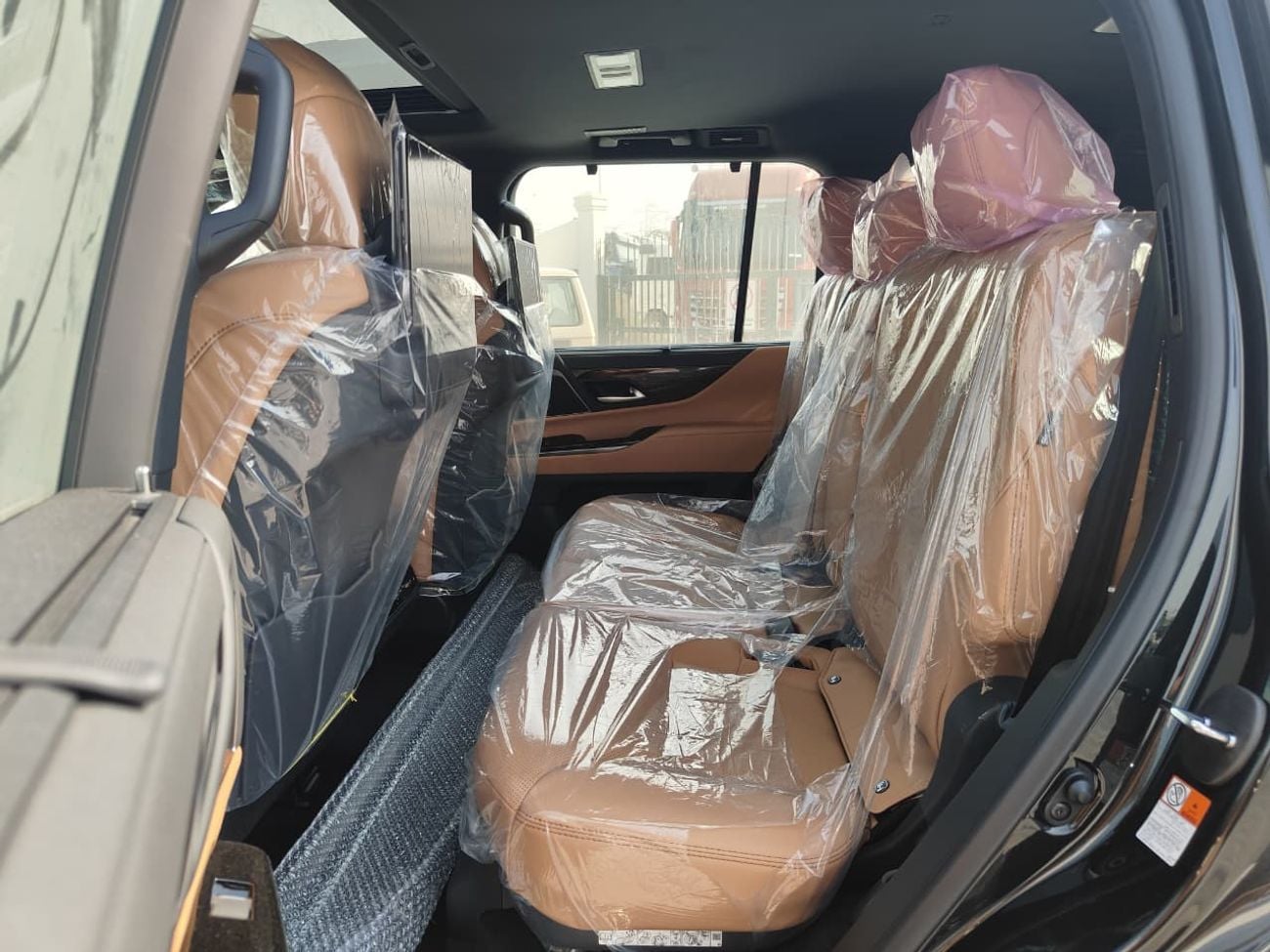 لكزس LX 600 2026 Lexus LX600 Signature (7-Seater) 3.5L V6 Twin-Turbo Petrol A/T 4WD Export Only