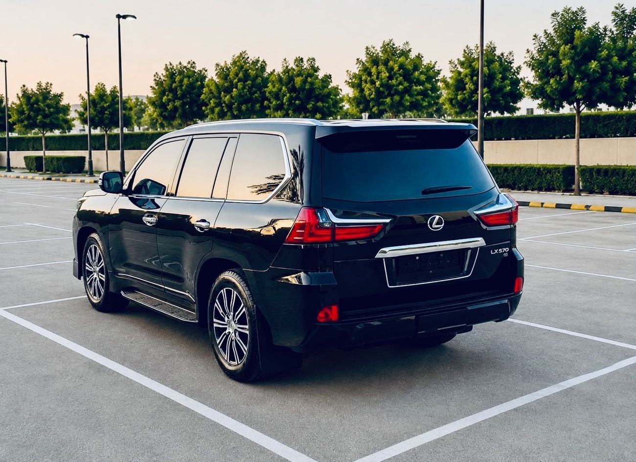 Lexus LX570 PLATINUM LX570 BASE