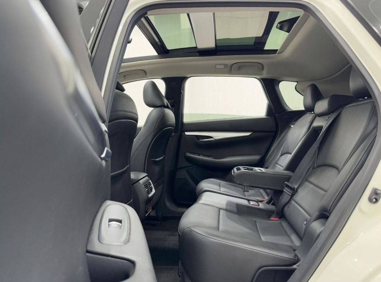 Infiniti QX50 Luxury 2.0L 4WD 2021 Infiniti QX50, 1 Year Warranty + Service Package, Full Service History, GCC