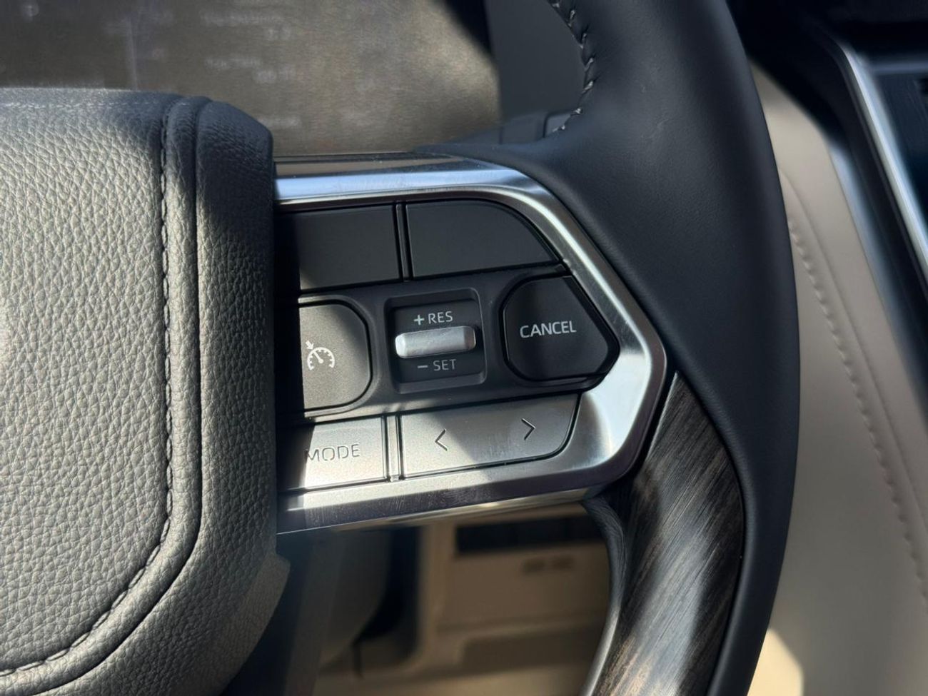 Toyota Land Cruiser LAND CRUISER VX 4.0L 2025