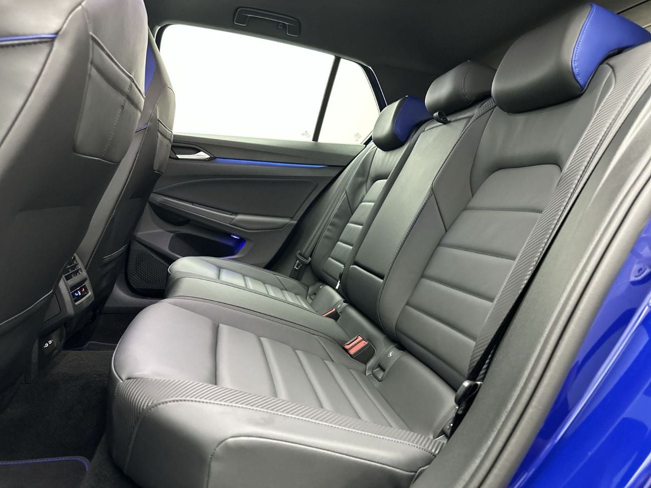 فولكس واجن جولف ار Base 2.0T