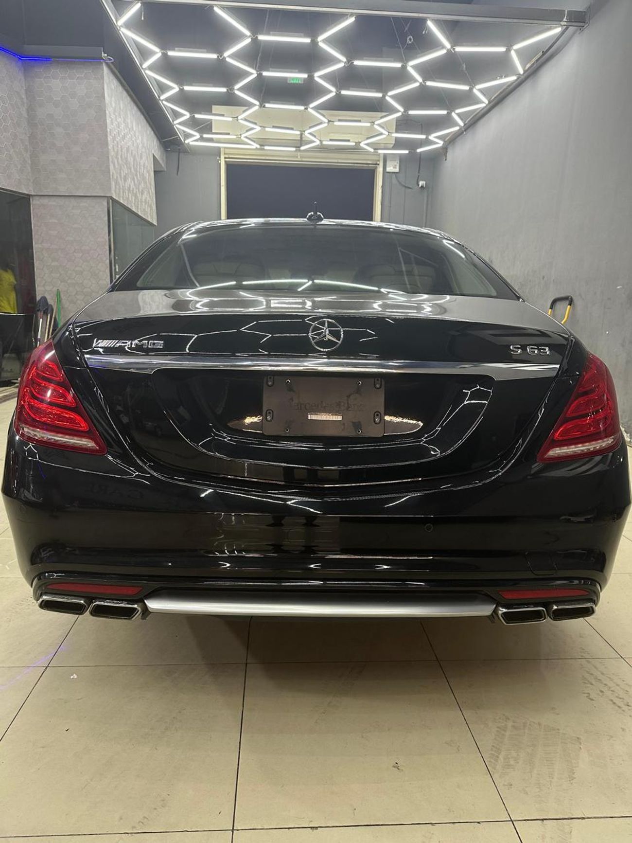 مرسيدس بنز S 63 AMG Std 5.5L