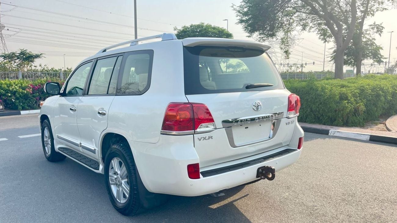 تويوتا لاند كروزر VXR 5.7L AWD