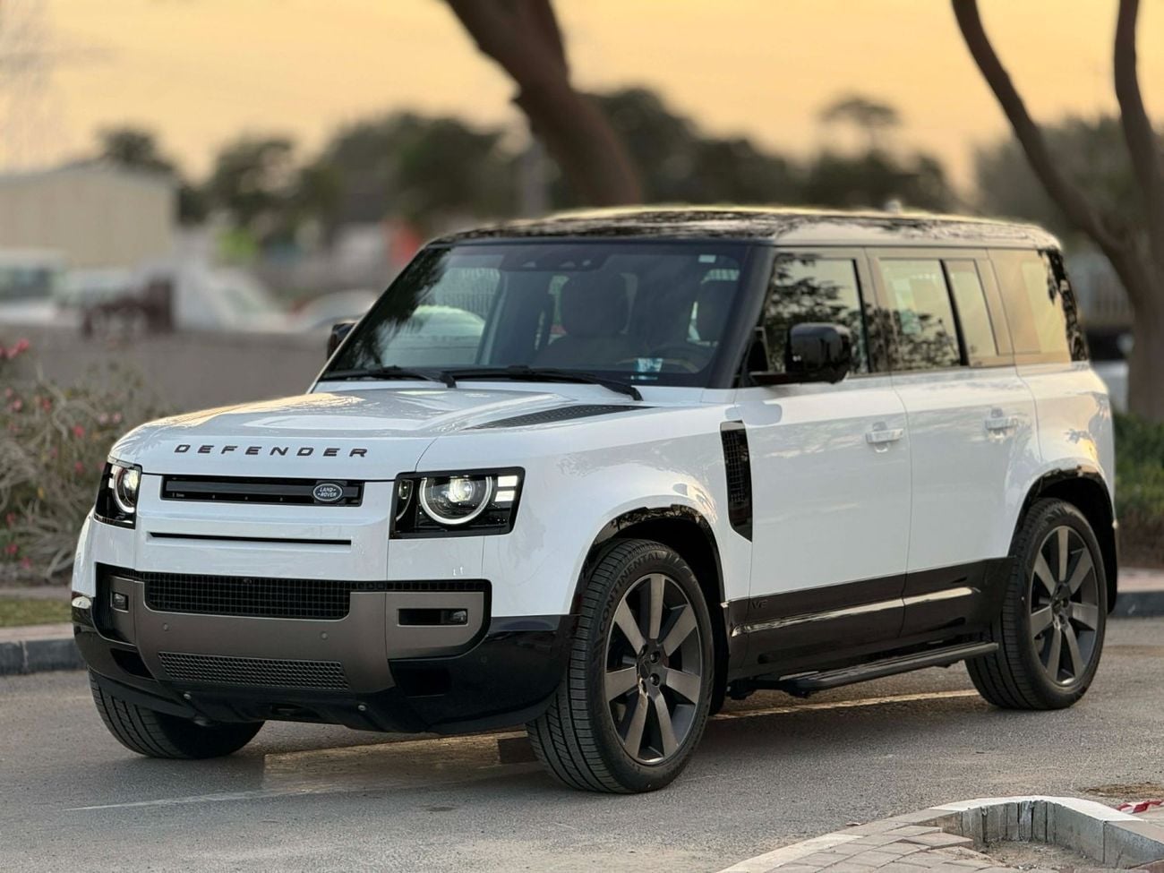 لاند روفر ديفندر **2026**GCC SPEC P525 UNDER WARRANTY AND SERVICE