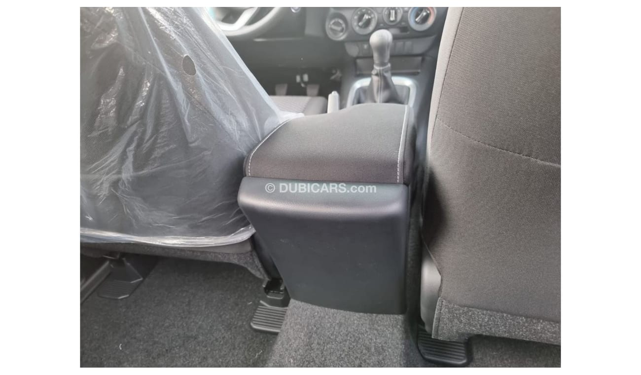 Toyota Hilux 2.4L DIESEL Manual Wide Body Tailgate Handle EUROPE SPECIFICATION Спецификация для Европы