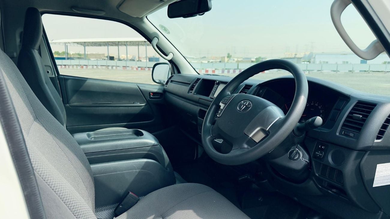 Toyota Hiace 2.7L PETROL ENGINE | RHD | 2017 | AUTOMATIC TRANSMISSION | 9+ Seats [Good Condition]