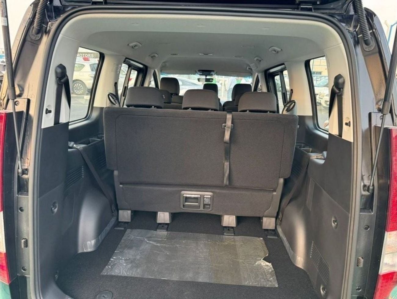 Hyundai Staria 3.5L PETROL, AUTOMATIC 2026