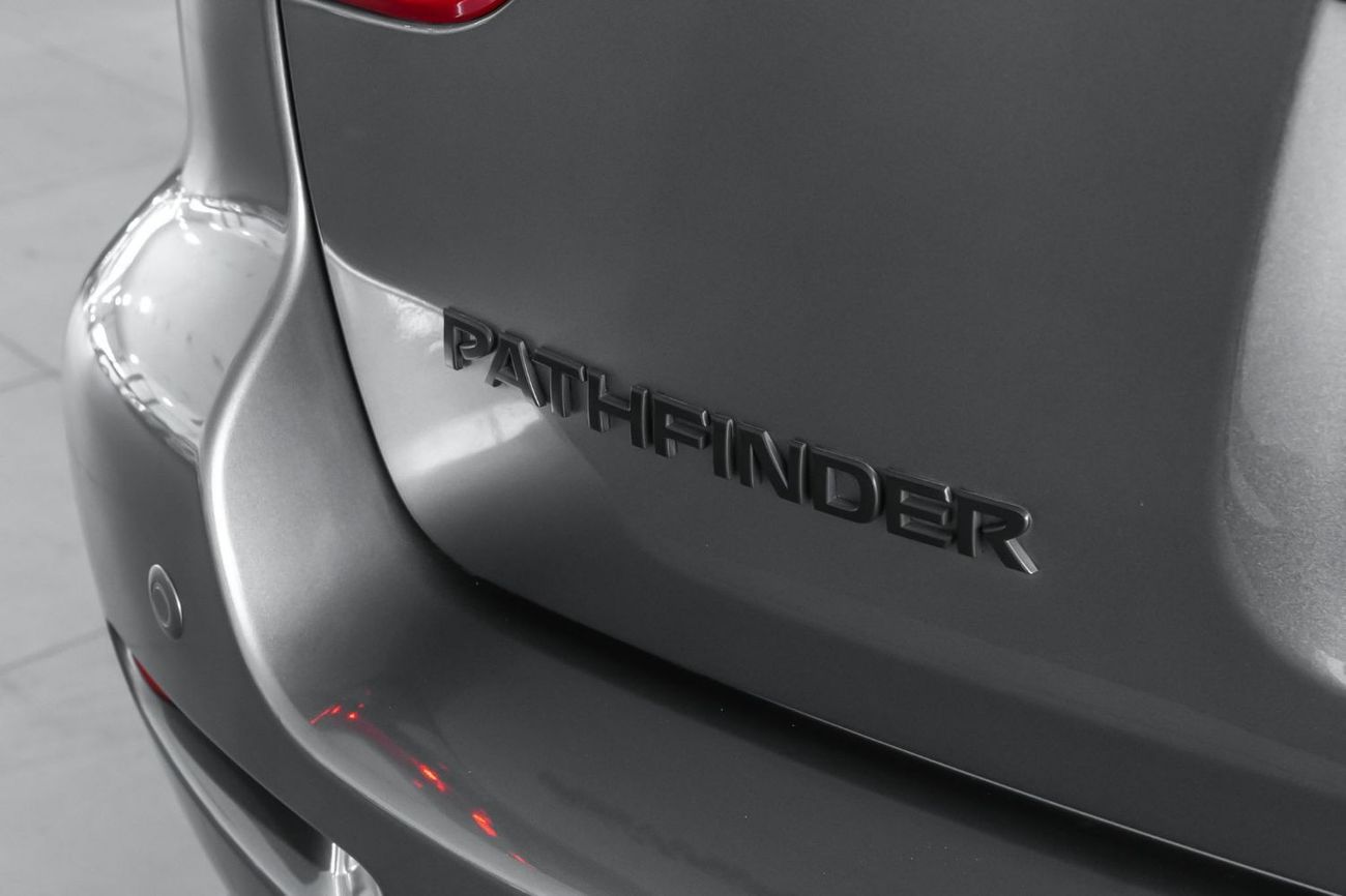 Nissan Pathfinder Midnight Edition 3.5L