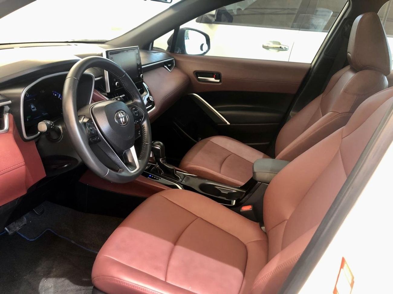 Toyota Corolla Cross 1.8L 2022 GCC (Hybrid) Full option