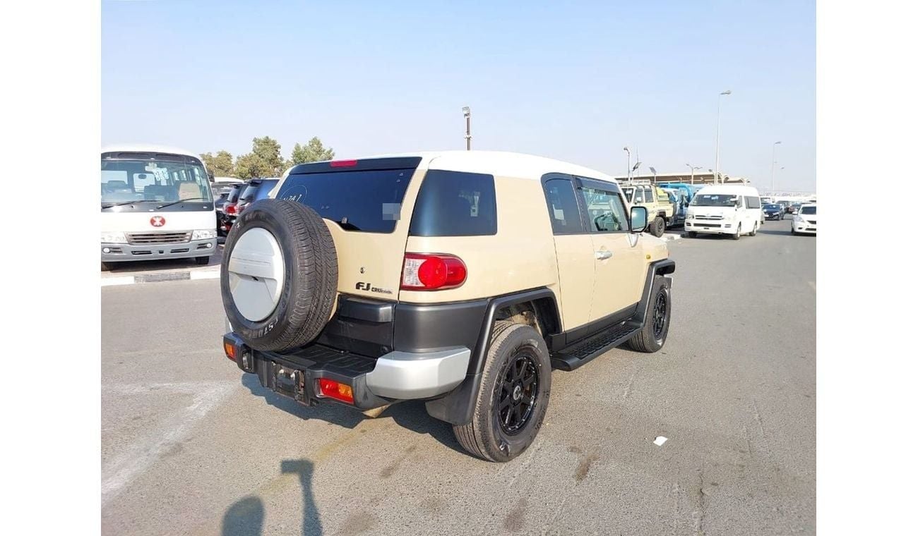 Used TOYOTA FJ CRUISER SUV RHD 2014 MODEL 4.0 L PETROL AUTOMATIC ...