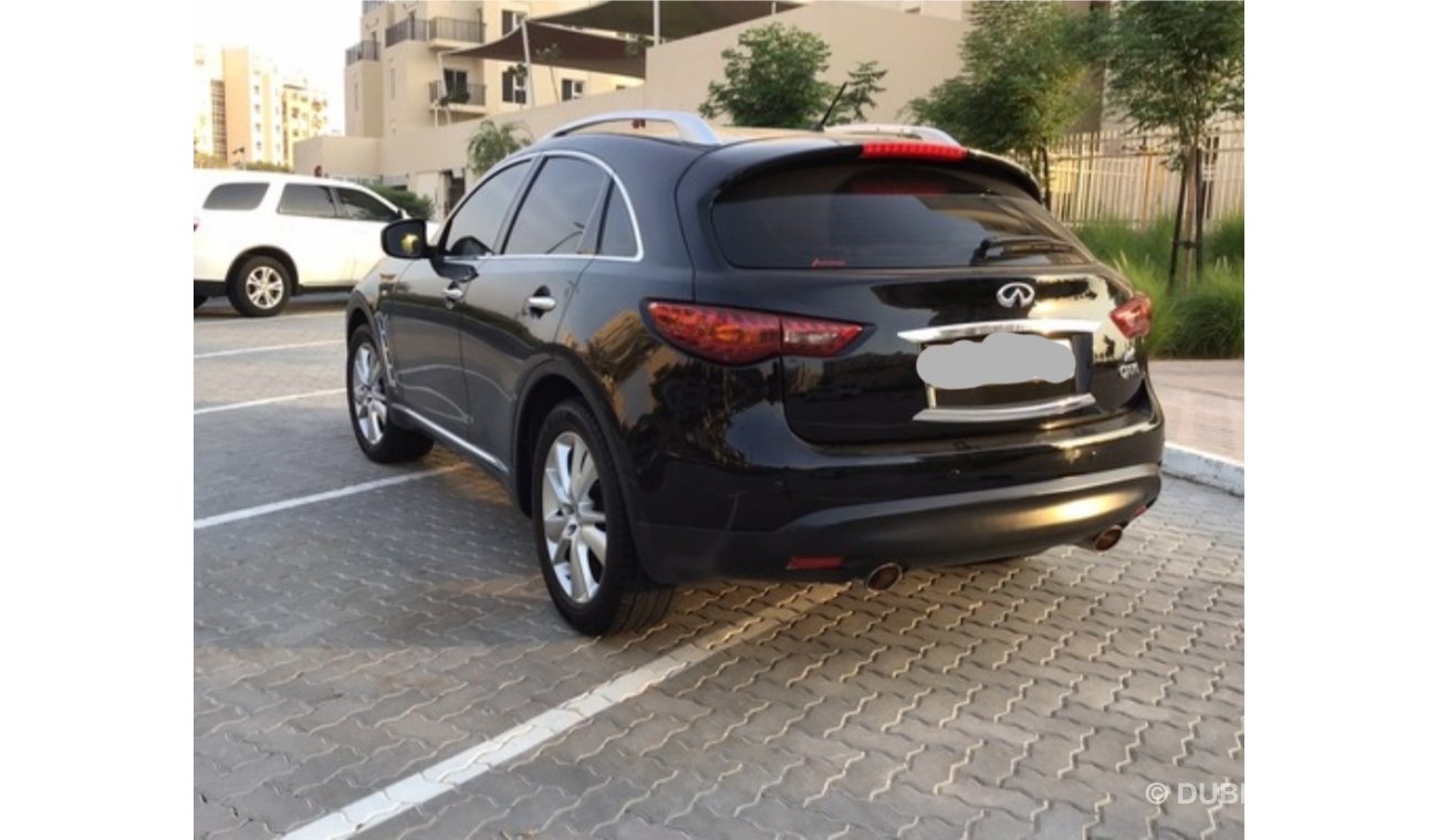 Infiniti QX70 Basic