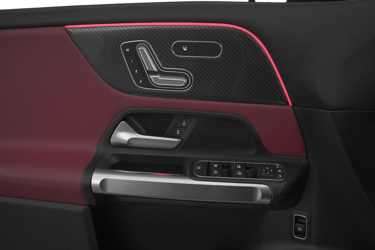 مرسيدس بنز GLB 250 4MATIC 2.0L (221 HP)