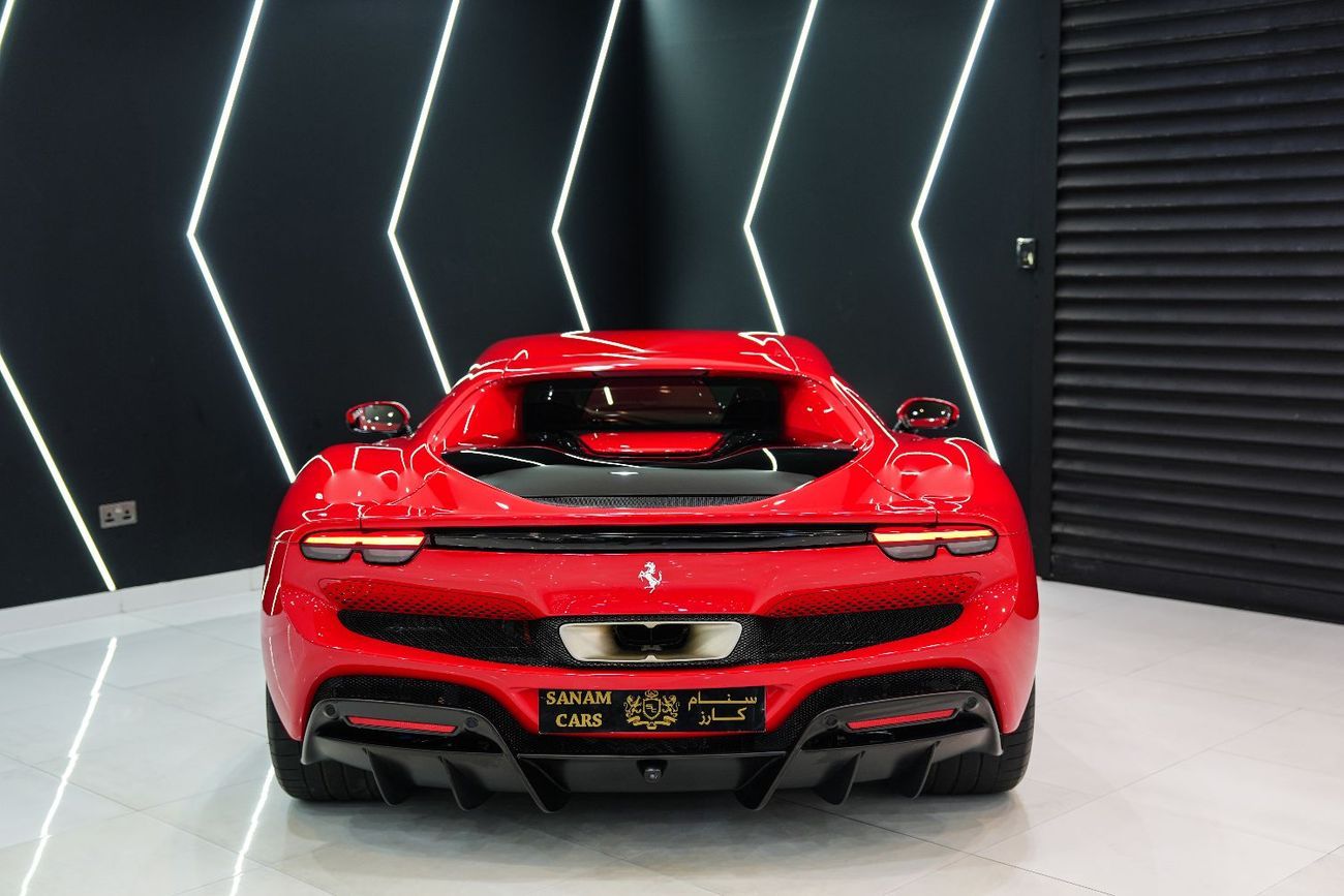 فيراري 296 GTB 3.0T V6 PHEV JBL Audio, Carbon Fiber Steering Wheel, Passenger Display, Dealer Warranty + Service!!