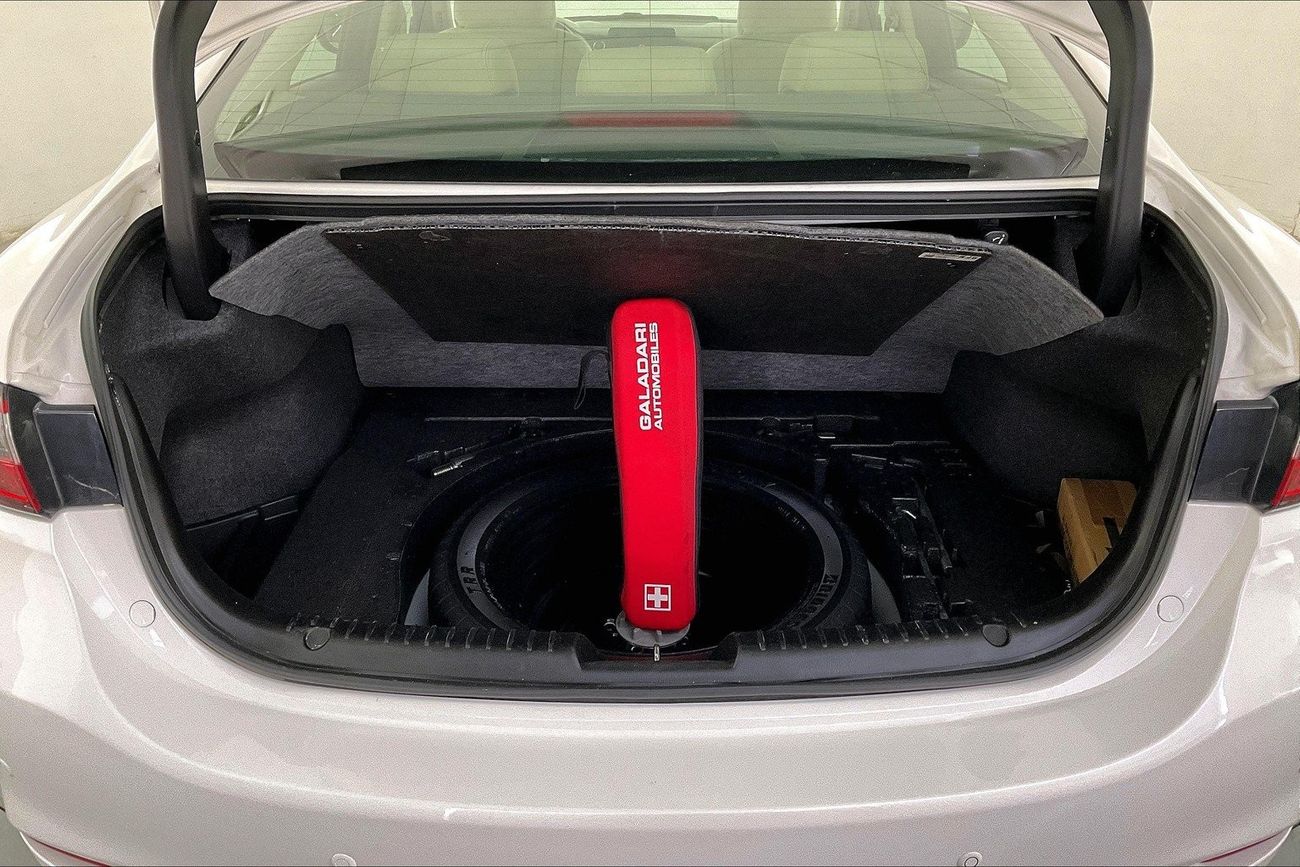 تويوتا يارس SE / E | ضمان مجاني لمدة عام | 0 دفعة أولى