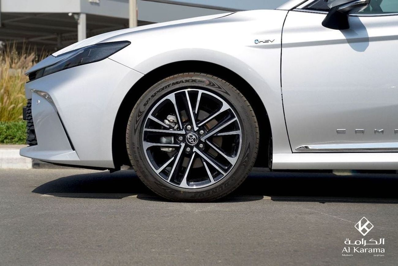 Toyota Camry Toyota Camry LE | 2.5L Hybrid | Panoramic Roof | Power Seat | Rear Camera